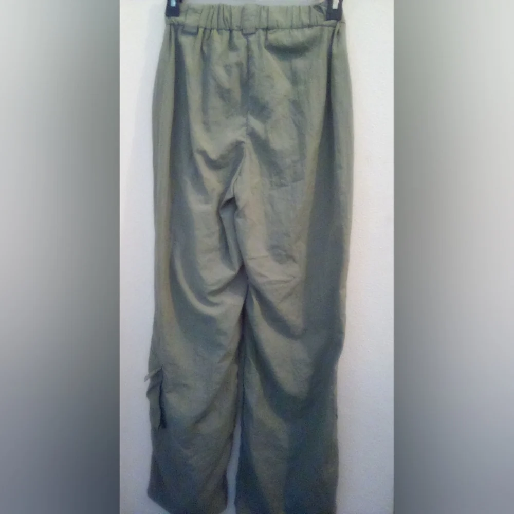 Fashion Nova 100% Nylon Olive Utility Cargo Pants with Zip Pockets Size XS